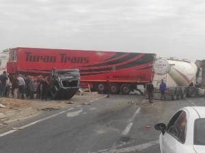 mardinde-zincirleme-trafik-kazasi-3-kisi-yaralandi-VyEUiur5.jpg