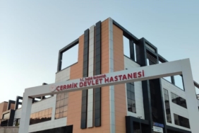 motosikletli-sahis-aractan-indirdigi-kadini-bicaklayarak-kacti-WuIut6EO.jpg