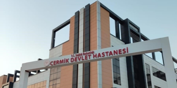 Motosikletli Şahıs, Araçtan İndirdiği Kadını Bıçaklayarak Kaçtı! Motosikletli Şahıs, Araçtan İndirdiği Kadını Bıçaklayarak Kaçtı!