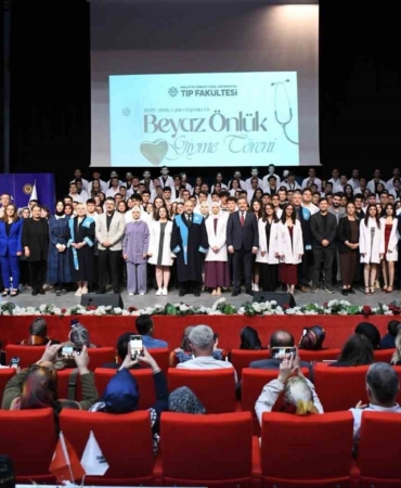 mtu-tip-fakultesinde-beyaz-onluk-sevinci-saglik-hayaline-ilk-adim-JmlJzNV4.jpg