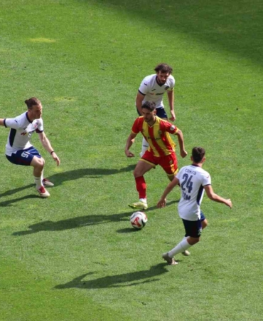 nesine-2-ligde-1461-trabzon-fknin-yeni-malatyasporu-4-0-maglup-etmesi-gMIucWHF.jpg
