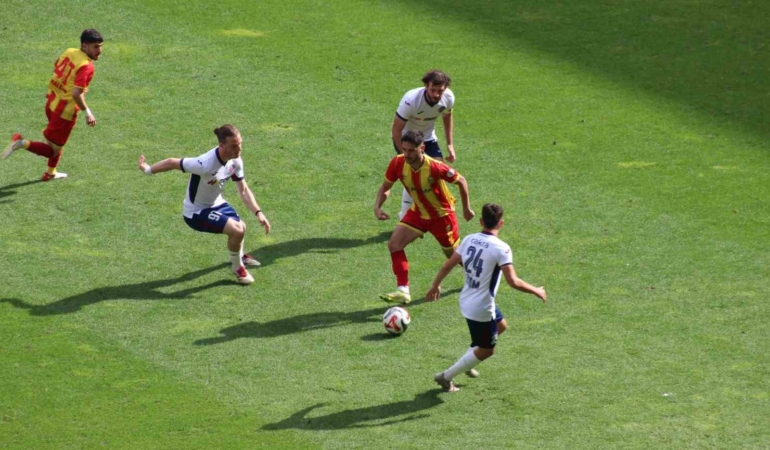 nesine-2-ligde-1461-trabzon-fknin-yeni-malatyasporu-4-0-maglup-etmesi-gMIucWHF.jpg