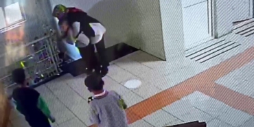 Okulda Yiyecek Yutma Krizi: Öğrenci, Öğretmenin Kahraman Müdahalesiyle Hayata Döndü okulda-yiyecek-yutma-krizi-ogrenci-ogretmenin-kahraman-mudahalesiyle-hayata-dondu-FI1AUWKa.jpg