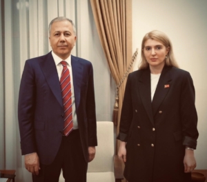 olmeztoprakin-bakan-yerlikayaya-sundugu-ozel-malatya-raporu-wmt22cp4.jpg