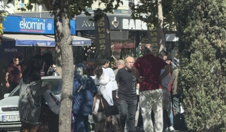 otobus-kazasinda-yaralanan-cocuk-hayatta-kalma-mucadelesi-veriyor-mb1wTdQd.jpg