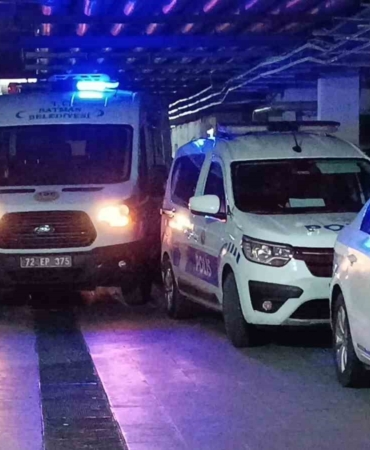 otomobilin-carptigi-genc-hayatini-kaybetti-yol-guvenligi-uyarisi-elFqwHeh.jpg