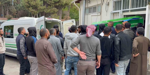 Parka Giderken Otomobilin Çarptığı Çocuk Trajik Bir Şekilde Hayatını Kaybetti Parka Giderken Otomobilin Çarptığı Çocuk Trajik Bir Şekilde Hayatını Kaybetti