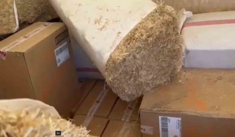 saman-balyalarinda-saklanan-43-bin-paket-kacak-sigara-operasyonu-2k4SYkmV.jpg