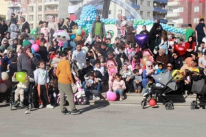 siirtte-aile-festivali-yuzlerce-cocugun-doyasiya-eglendigi-anlar-ZLbvT8sA.jpg