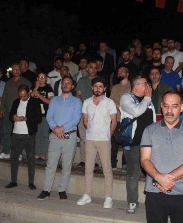 siirtte-vatandaslar-sumud-filosuna-destek-icin-meydanlarda-bulustu-7NGuRs6a.jpg