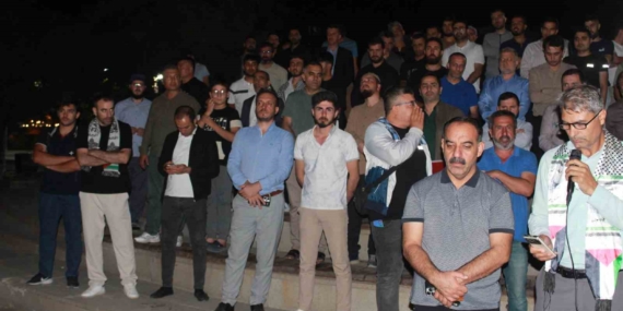 Siirt'te Vatandaşlar Sumud Filosuna Destek İçin Meydanlarda Buluştu Siirt’te Vatandaşlar Sumud Filosuna Destek İçin Meydanlarda Buluştu