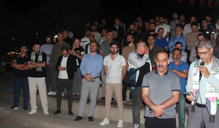 siirtte-vatandaslar-sumud-filosuna-destek-icin-meydanlarda-bulustu-7NGuRs6a.jpg