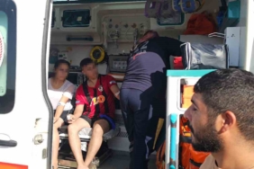 son-dakika-suda-cirpinan-iki-genc-cevredekiler-tarafindan-kurtarildi-cqCLtsug.jpg
