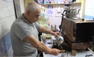 tarihi-bakircilar-carsisinin-efsanevi-yarim-asirlik-caycisi-F2fKP4kH.jpg