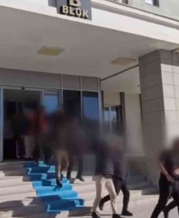van-merkezli-dolandiricilik-operasyonu-9-ilde-26-tutuklama-QrzqTmkl.jpg