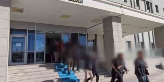 Van Merkezli Dolandırıcılık Operasyonu: 9 İlde 26 Tutuklama Van Merkezli Dolandırıcılık Operasyonu: 9 İlde 26 Tutuklama