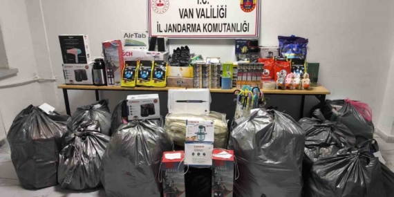 Van'da Gümrük Kaçağı Malzemelere büyük Darbe! Van’da Gümrük Kaçağı Malzemelere büyük Darbe!
