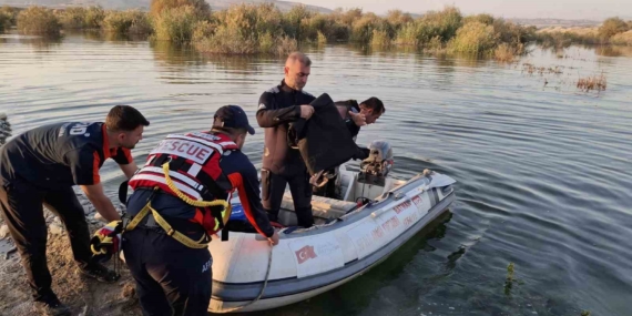 Yeni Tehlike: Baraj Kapakları Açıldı, Aile Mahsur Kaldı! Yeni Tehlike: Baraj Kapakları Açıldı, Aile Mahsur Kaldı!