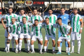 yesilyurtspor-evinde-tarihi-ilk-galibiyet-icin-kollari-sivadi-QNIMJOpS.jpg