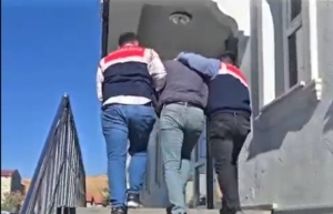 yuksekovada-9-yil-hapis-ceza-alan-sahis-polisin-takibinde-yakalandi-yVAedaRf.jpg