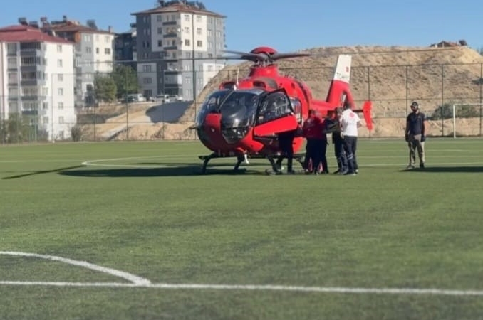 aci-haber-beyin-kanamasi-geciren-vatandasa-ambulans-helikopterle-mudahale-wuGZe7Cx.jpg