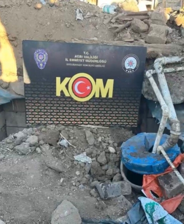 agrida-gizli-tankta-ele-gecirilen-3-bin-562-litre-kacak-motorin-XrrXJN72.jpg