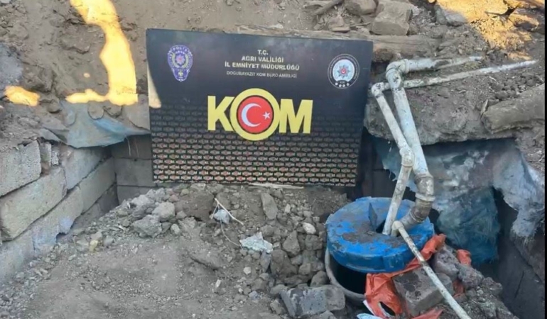 agrida-gizli-tankta-ele-gecirilen-3-bin-562-litre-kacak-motorin-XrrXJN72.jpg