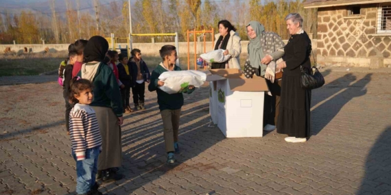 Almanya’dan Muş’a Sıcak Bir Destek: Bin Çocuğa Kış Yardımı