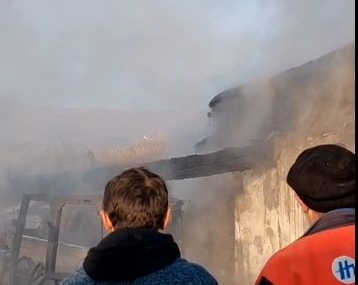 Ardahan’da Dehşet Verici Yangın: 2 Traktör ve Ekipmanlar Alevlere Teslim Oldu