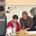 Zavallı Ebabil Kuşunu Kurtaran Kahraman thumbnail