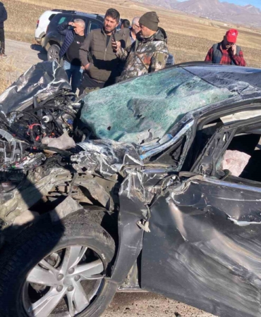askalede-feci-trafik-kazasi-iki-kisi-yaralandi-pbmOJxfz.jpg