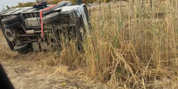 Batman’da Devrilen Kamyonet: 5 Kişi Kazayı Hafif Atlatmayı Başardı