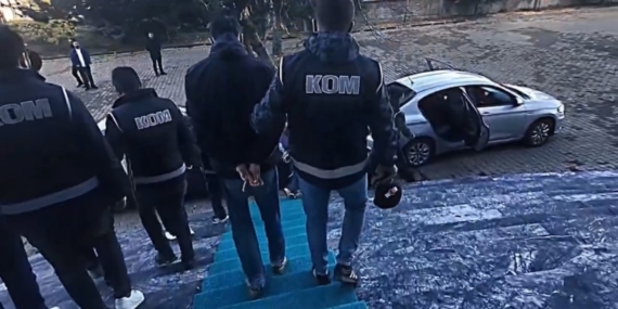 Bingöl Merkezli Dolandırıcılık Operasyonu: 5 İlde 10 Tutuklama!