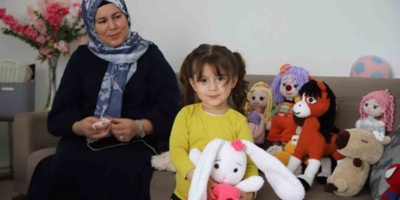 Çocuklarına Oyuncaklar İle Hayat Veren Anne