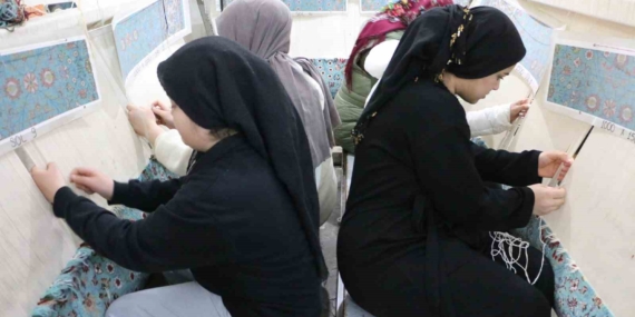 Diyarbakır Kadınları El Emeği Dokuma Halılarıyla Avrupa Pazarında