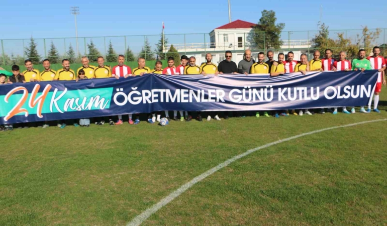 diyarbakirda-24-kasim-ogretmenler-gunu-icin-ozel-dostluk-maci-duzenlendi-V1paq8hX.jpg