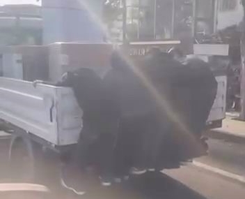 Diyarbakır’da Çocukların Hayatı Tehlikeye Atan Yolculuğu Görüntülendi