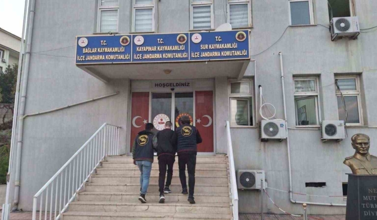 diyarbakirda-hapis-cezasi-bulunan-94-kisi-yakalandi-4CNjQ3my.jpg
