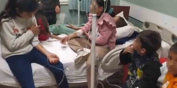 Diyarbakır’da Okul Yemeklerinde Gıda Zehirlenmesi: Öğrenciler Hastaneye Kaldırıldı