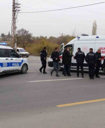 ekip-aracinda-fenalasan-polis-memuru-hastaneye-sevk-edildi-IGzBauwI.jpg