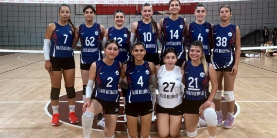 Elazığ Belediyespor Kadın Voleybol Takımı Zafere Koşuyor