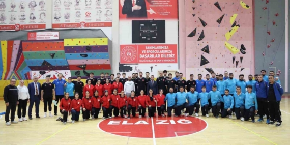 Elazığ Hentbol Takımı: 14 Sporcu ile Ulusal Başarıya İmza Attı