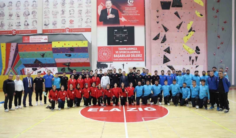 elazig-hentbol-takimi-14-sporcu-ile-ulusal-basariya-imza-atti-kKDbCZnB.jpg