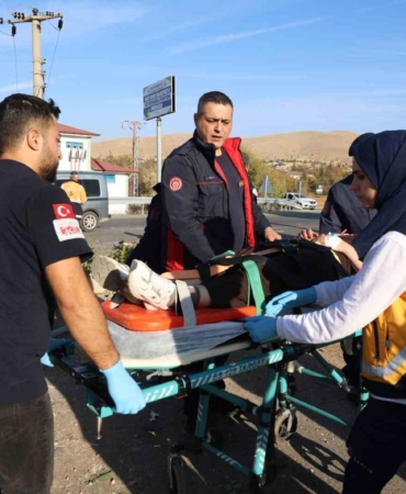 elazigda-korkunc-trafik-kazasi-6-yaralidan-2sinin-durumu-agir-Gqp4E7iM.jpg