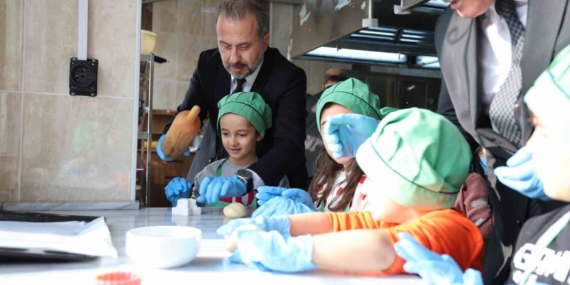 Elazığ’ın Minik Şefleri Mutfakta Yeteneklerini Gösterdi
