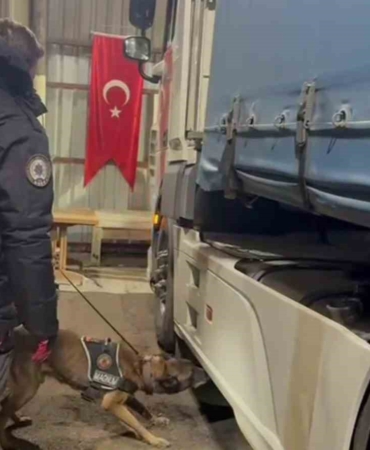erzurum-polisi-buyuk-uyusturucu-operasyonuyla-dikkat-cekti-2-kisi-tutuklandi-4EHUTbaN.jpg
