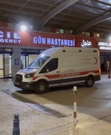 gaziantep-geri-gonderme-merkezinde-sok-olay-56-kisi-zehirlenme-suphesiyle-hastaneye-kaldirildi-5SJitI9R.jpg