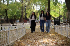 gaziantep-parklarinda-sonbahar-renkleriyle-buyuleyici-manzaralar-yTNgg95O.jpg