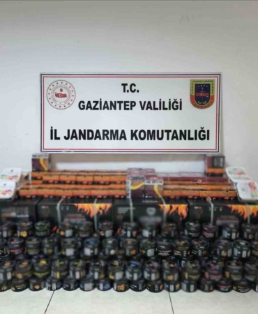 gaziantepte-1-milyonluk-kacak-urun-operasyonu-9-kisi-gozaltinda-P5leX5Q4.jpg