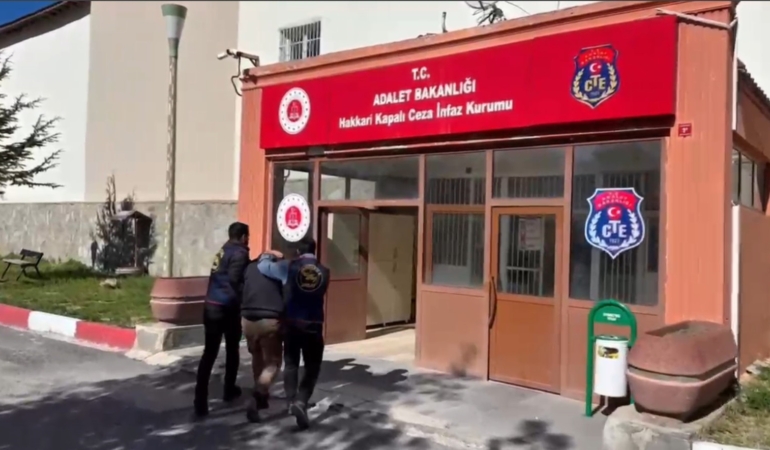 hakkaride-9-yildir-firarda-olan-hukumlu-nihayet-yakalandi-9XttK39k.jpg